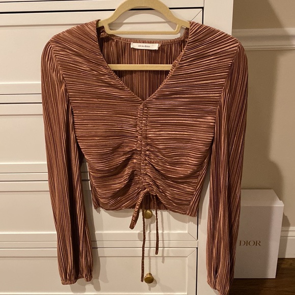 Idem Ditto- Long Sleeve Crop Top With Pull Tie - Picture 3 of 8